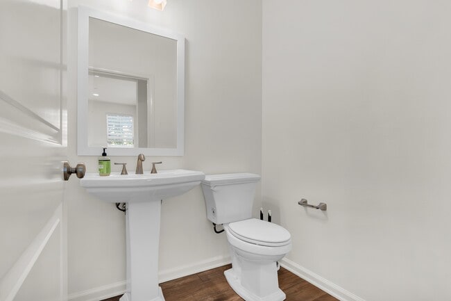 Building Photo - 72 Tulip