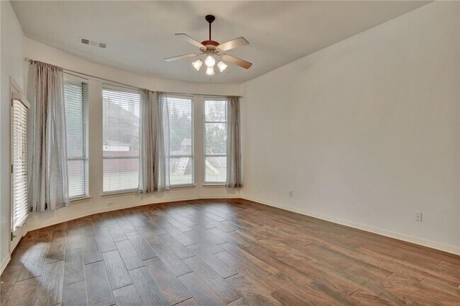 Building Photo - 2814 Cool River Loop