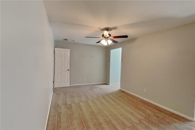 Building Photo - 210 Weatherstone Pkwy