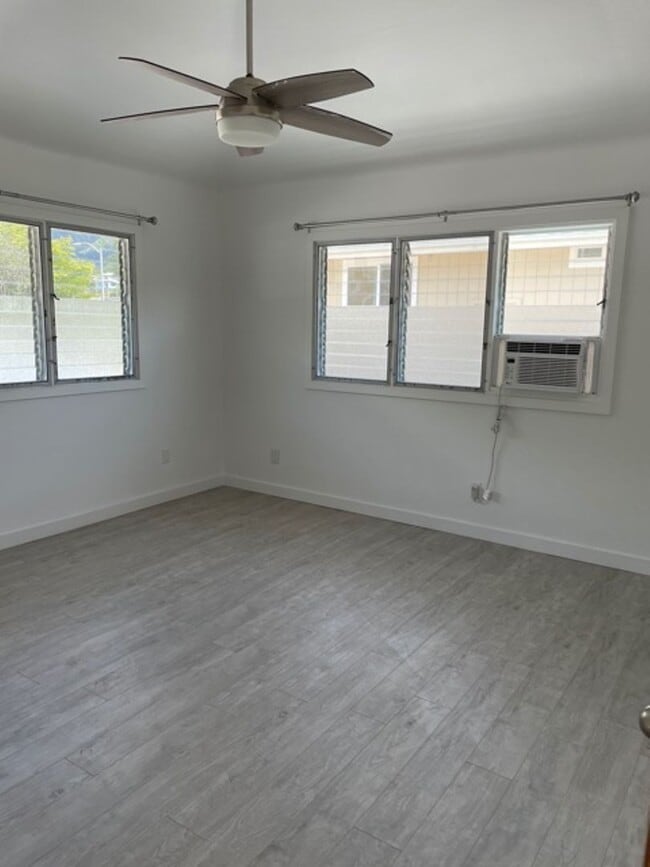 Building Photo - 673 Lawelawe St