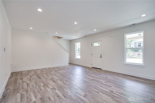 Building Photo - 4253 Pleasant View Ave