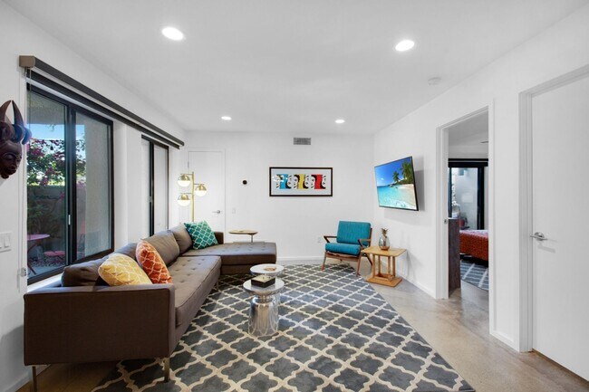 Building Photo - 353 N Hermosa Dr