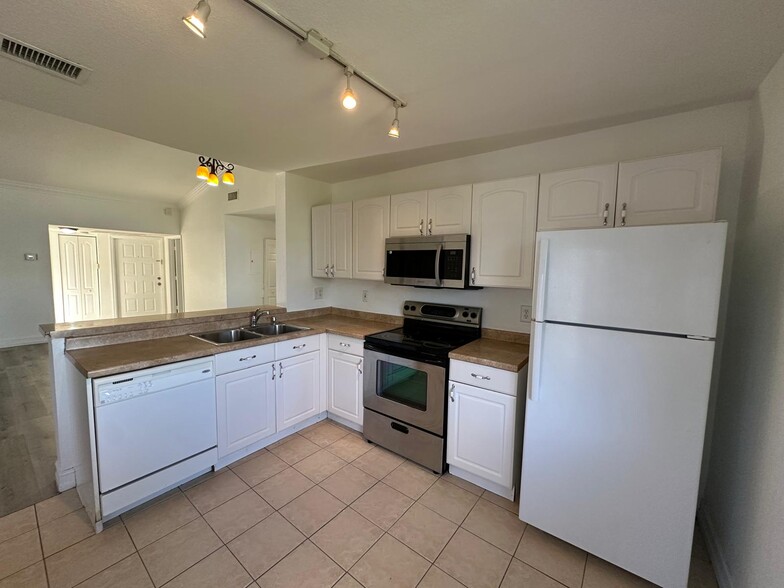 Building Photo - 1533 S Liberty Ave