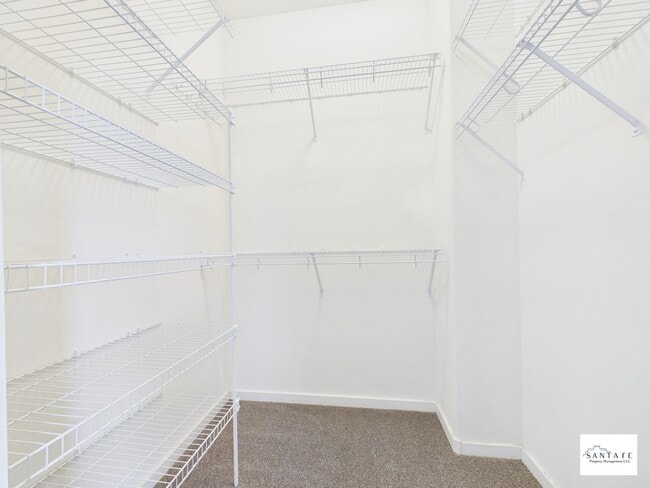 Building Photo - Two Level Townhouse Available February 1, 2026