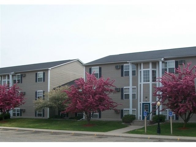 Primary Photo - Loomis Estates Apartments