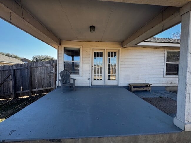 Building Photo - Spacious Updated One-Story Home in Northwest San Antonio