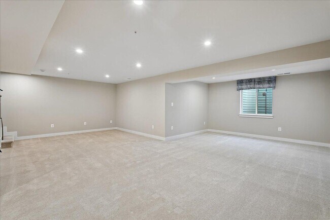 Building Photo - 1303 Potomac View Pkwy