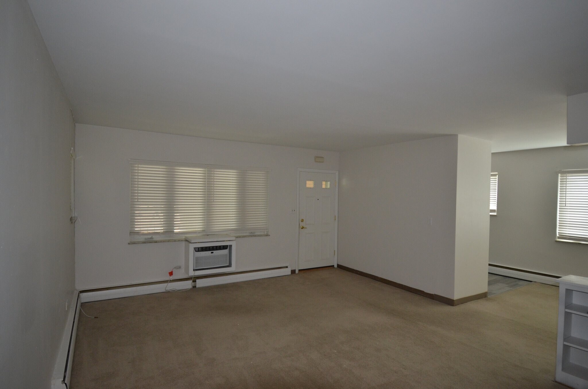 Building Photo - 2032 Linden Ave