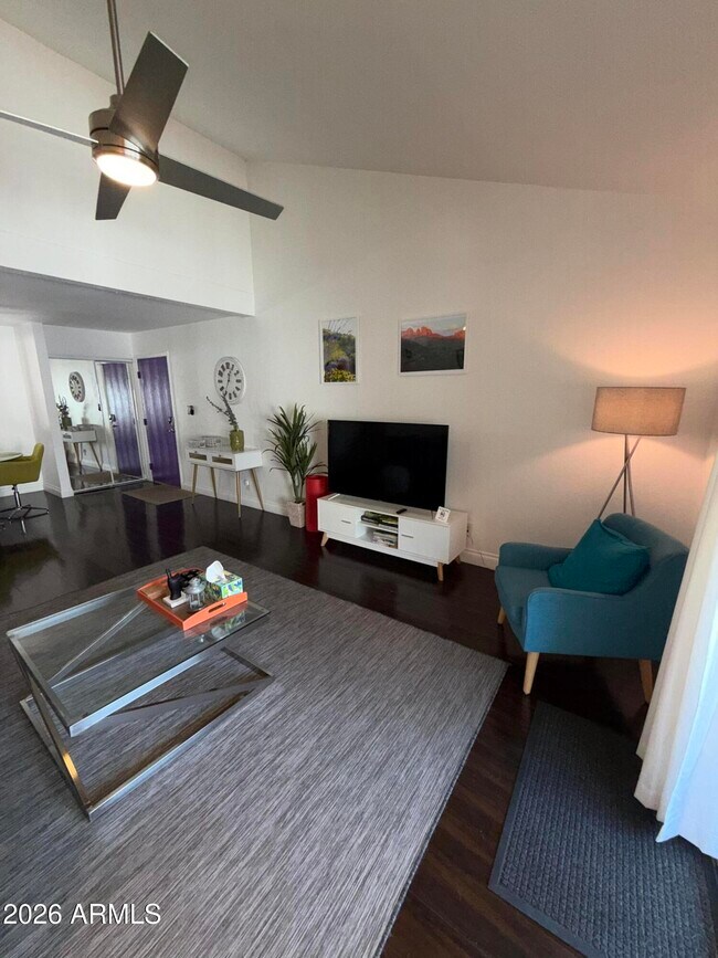 Building Photo - 7350 N Vía Paseo Del Sur