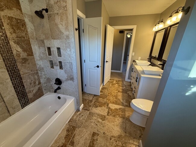 Building Photo - 503 N Yellowstone Ave