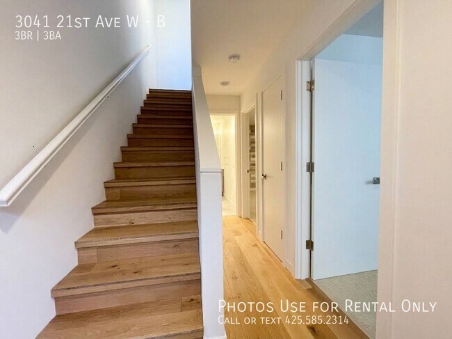 Building Photo - 3041 21st Ave W