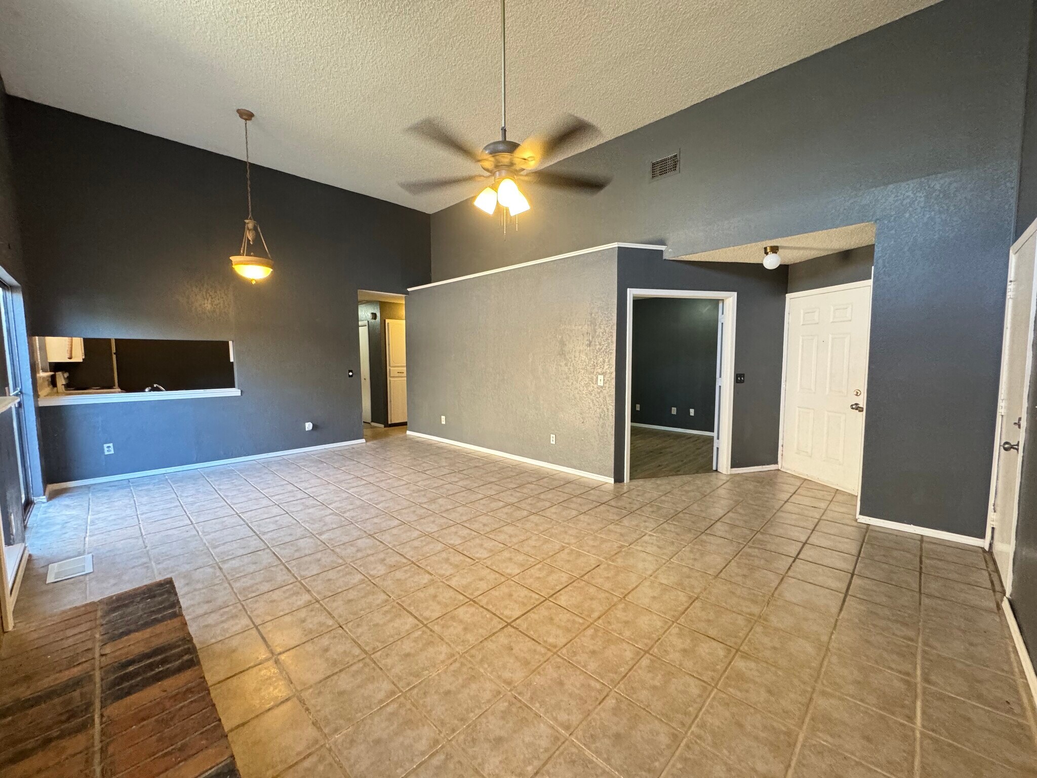 Building Photo - 7740 Doris Dr