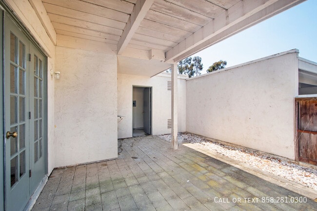 Building Photo - 3911 Camino Lindo