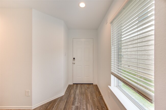 Building Photo - 24434 Elmwood Falls Dr