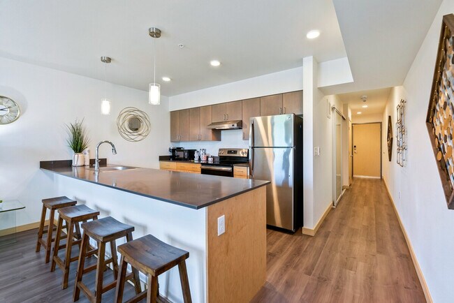 Building Photo - 2807 18th Ave S