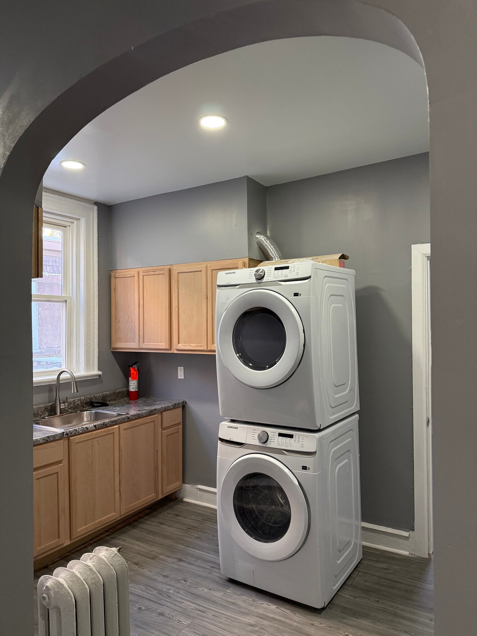 Building Photo - 5719 N Park Ave