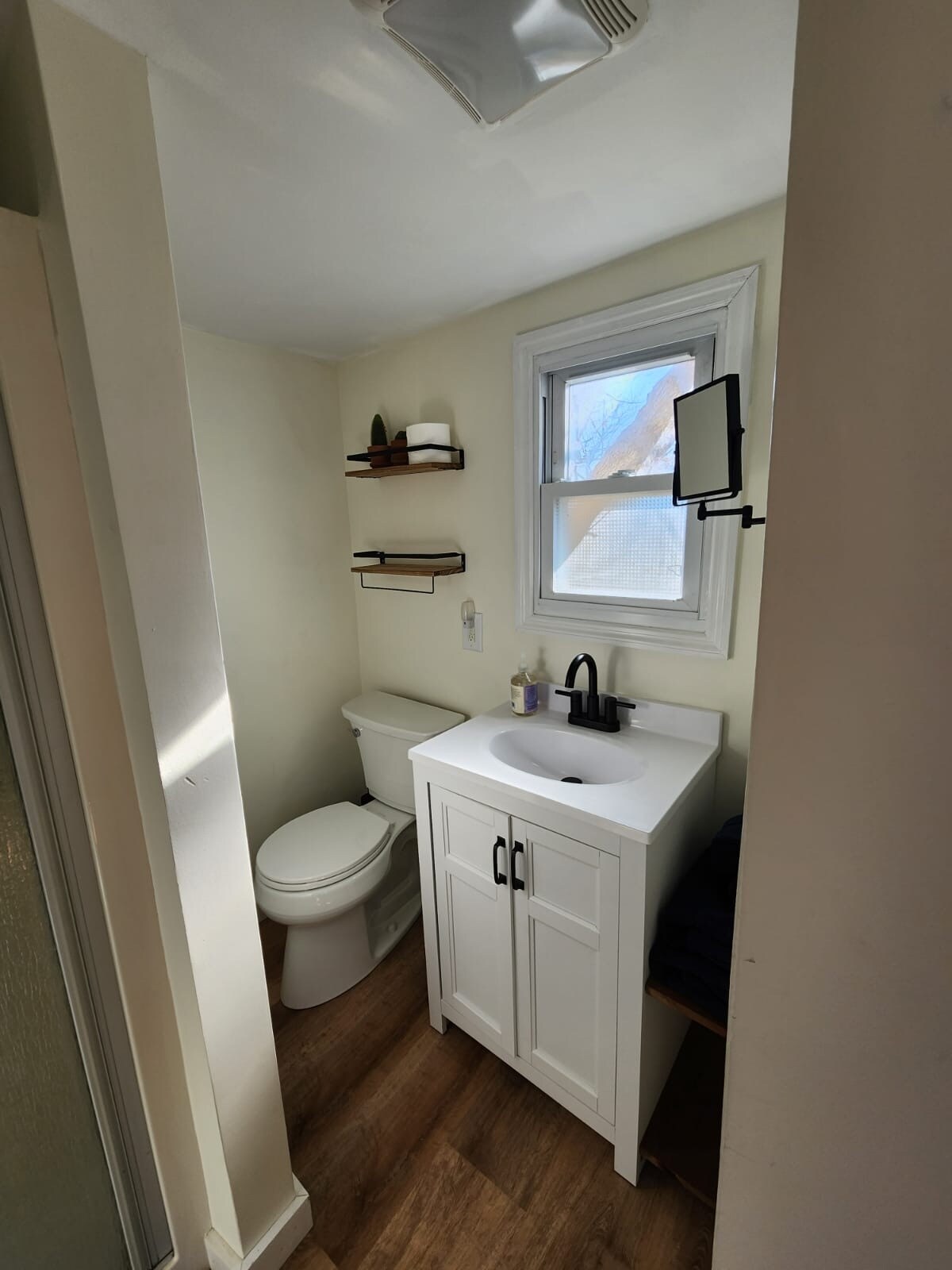 Building Photo - 815 E Curtis Ave