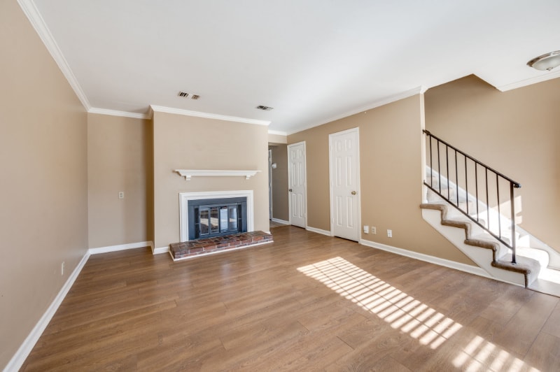 Building Photo - 102 Academy Square