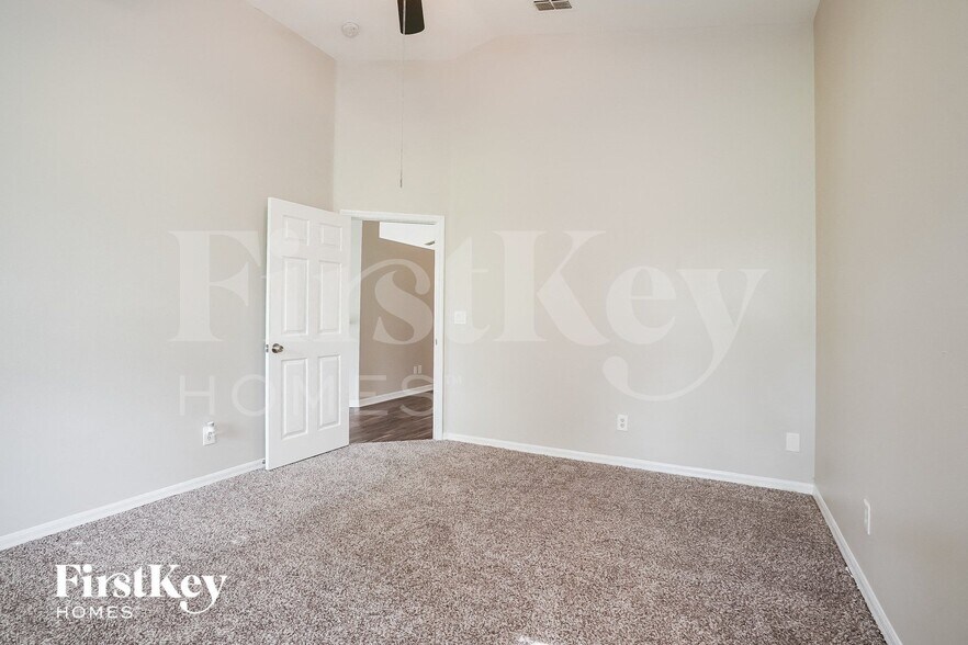 Building Photo - 1528 Graduate Ct