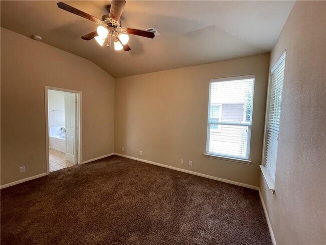 Building Photo - 1704 Rockland Dr