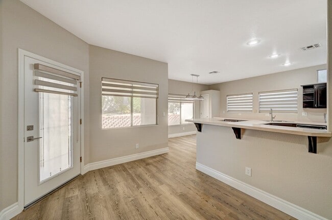 Building Photo - Marvelous Single Story, 3 Bedroom Home with NO HOA!