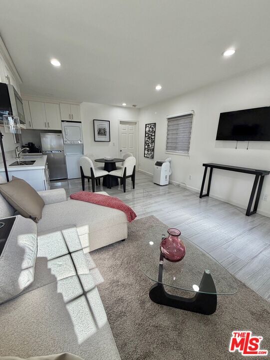 Building Photo - 602 N Maple Dr