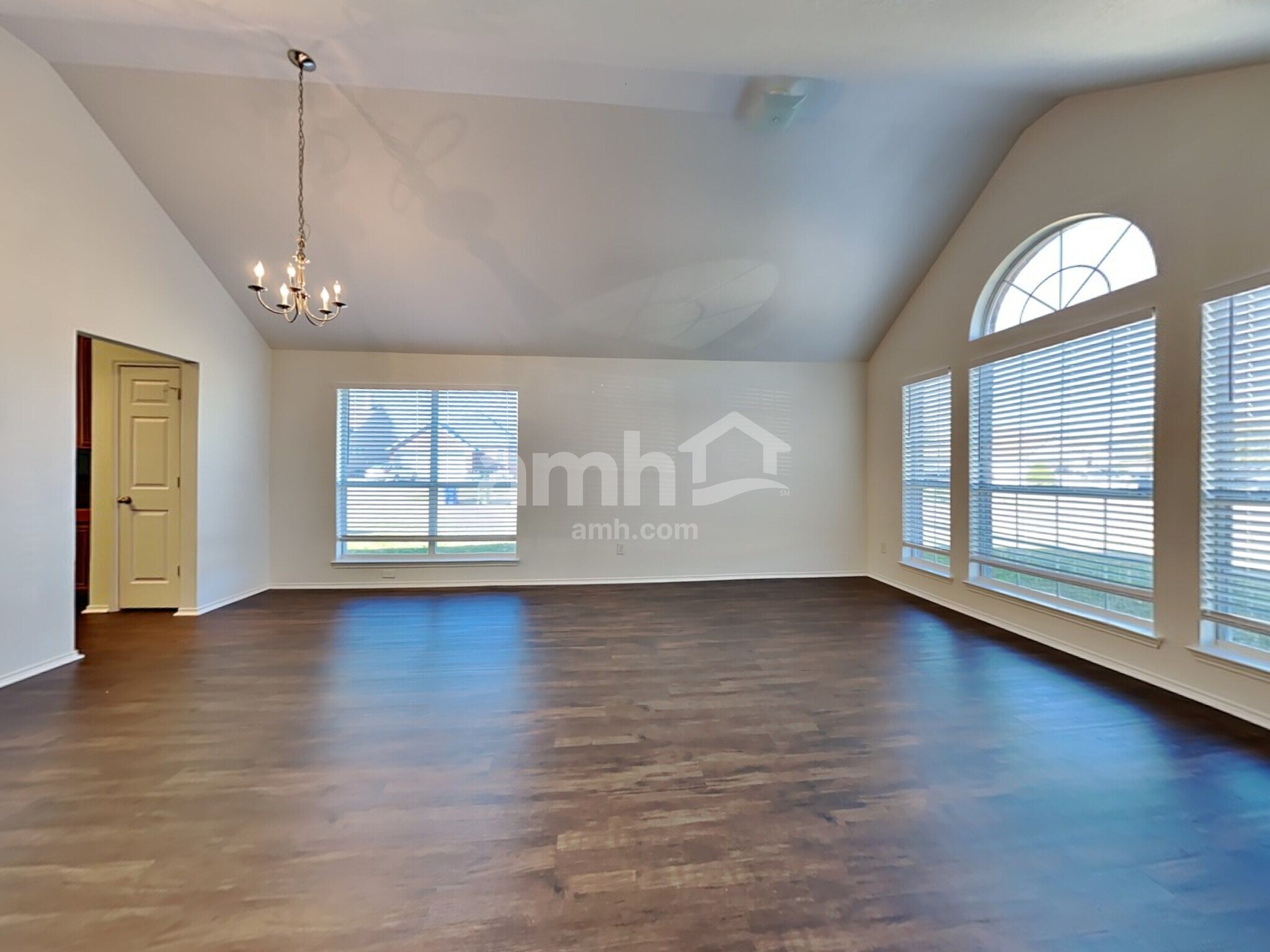 Building Photo - 515 Hampton Ct