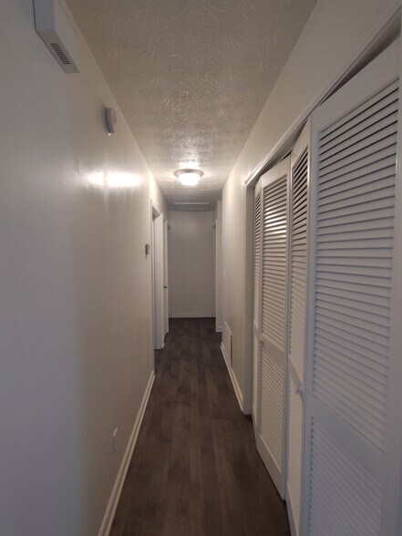 Building Photo - 4002 Warren Rd