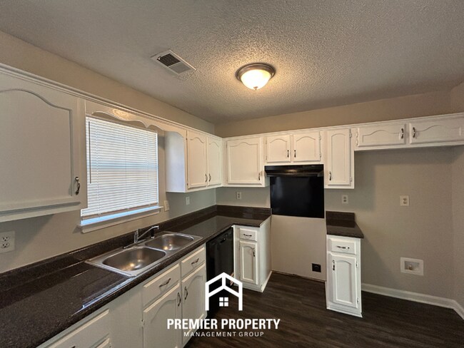 Building Photo - 7610 Bridlewreath Rd.