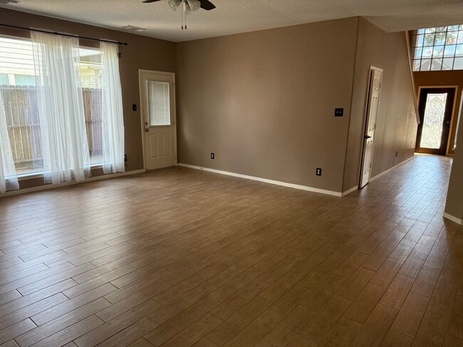 Building Photo - 2211 Cambridge Dale Ct