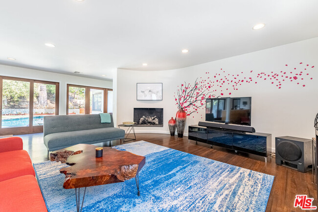 Building Photo - 16811 Escalon Dr