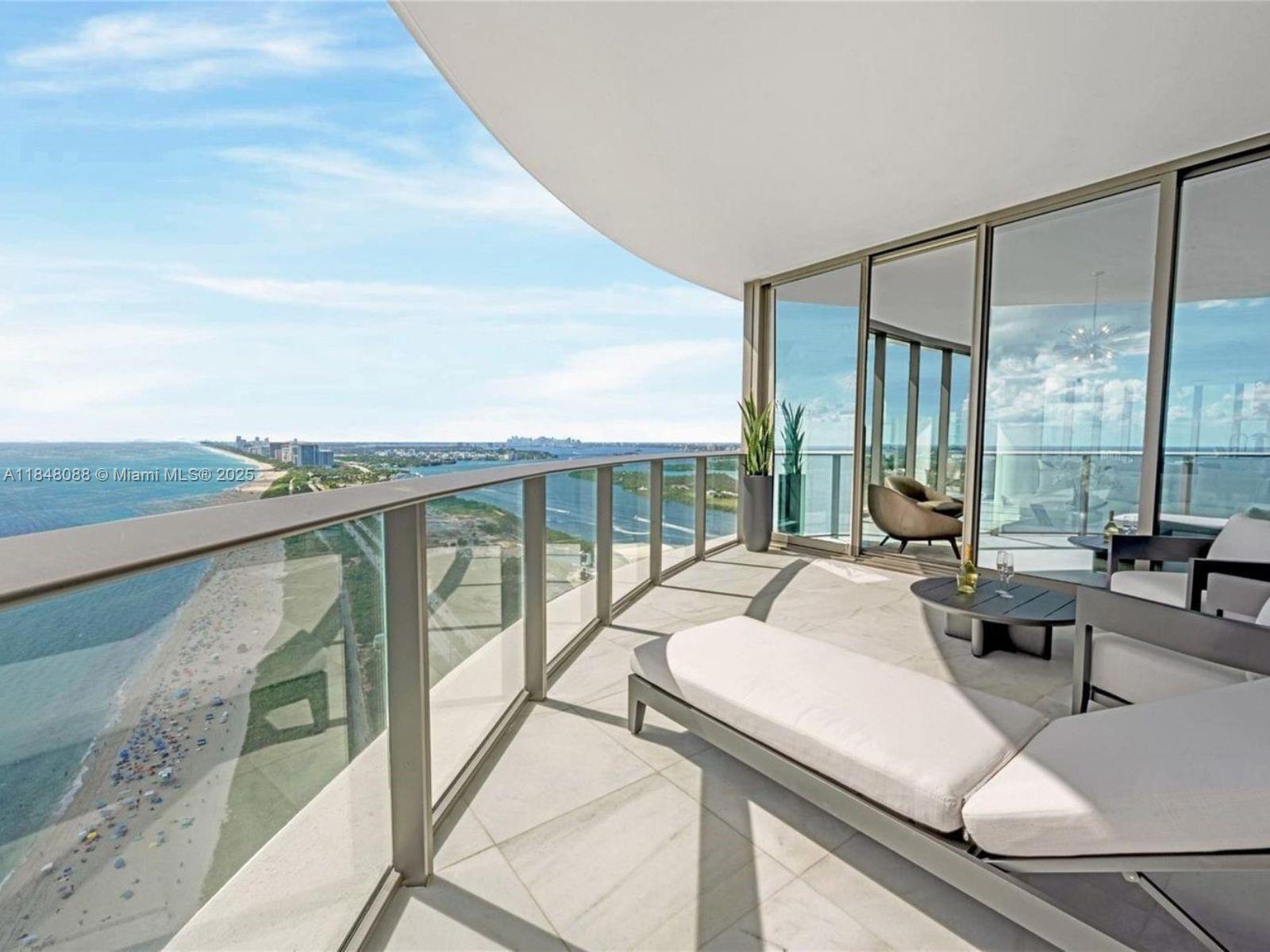 Building Photo - 15701 Collins Ave