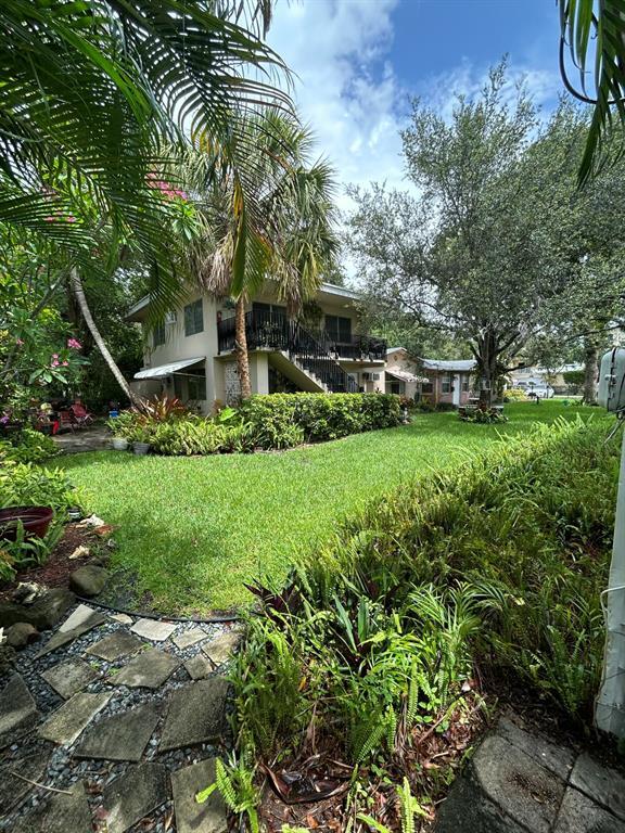 Building Photo - 710 NE 16th St