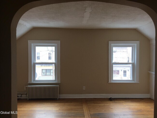Building Photo - 13 W Van Vechten St