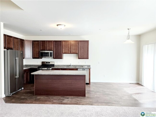 Building Photo - 422 Gray Feather Way