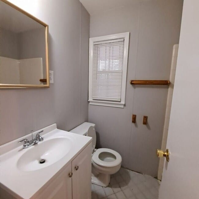 Building Photo - 1484 Haywood Ave