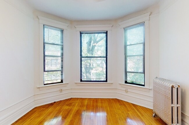 Floorplan - 5401-5403 S. Woodlawn Avenue