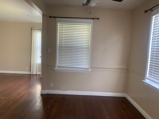 Building Photo - 8373 Dunbarton Ave