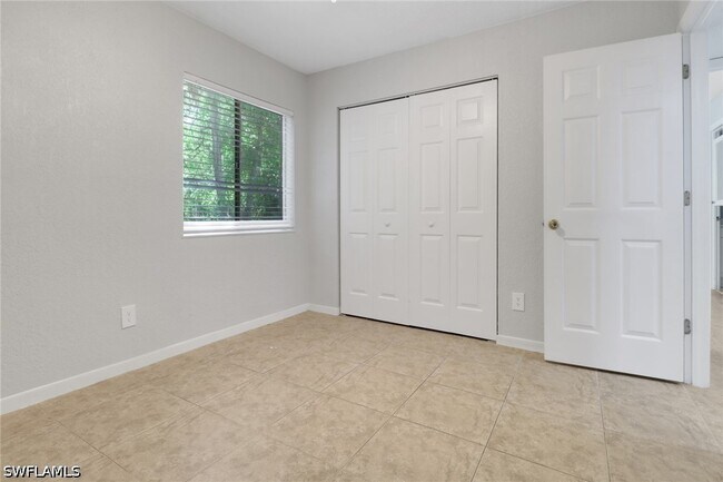 Building Photo - 4635 Bayshore Dr
