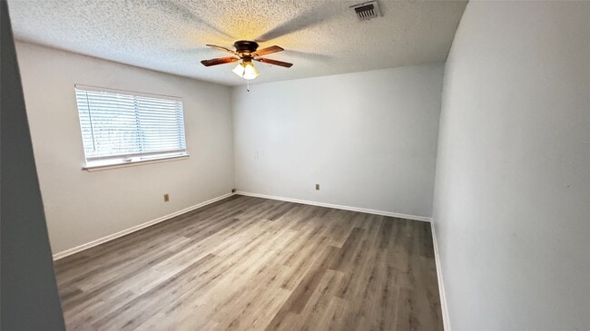 Building Photo - 2511 Maple Tree Ct