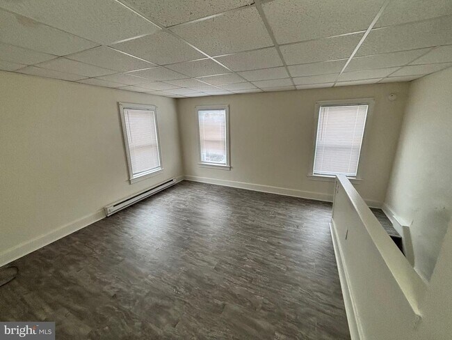 Building Photo - 1157 E King St