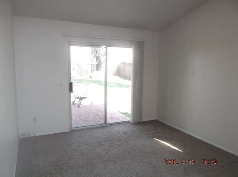 Building Photo - 3032 Chablis Ave