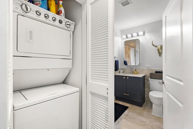 Building Photo - 1450 Washington St