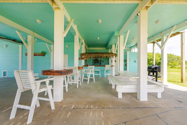 Building Photo - 814 Helen Blvd