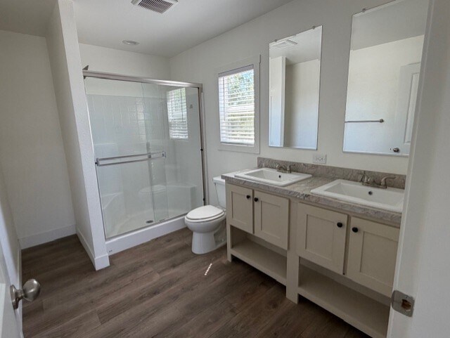 Building Photo - 2060 N Center St