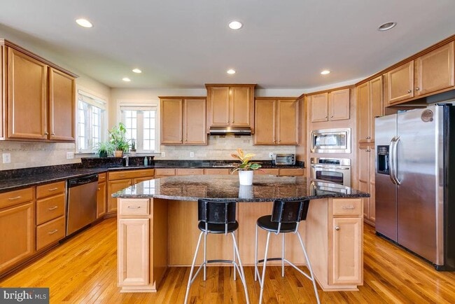 Building Photo - 42463 Pine Forest Dr