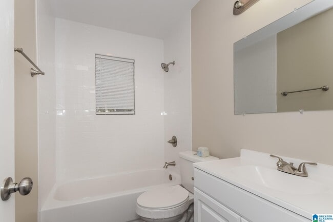 Building Photo - 1508 Brewster Cir