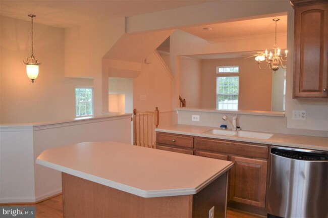 Building Photo - 200 Monroe Point Dr