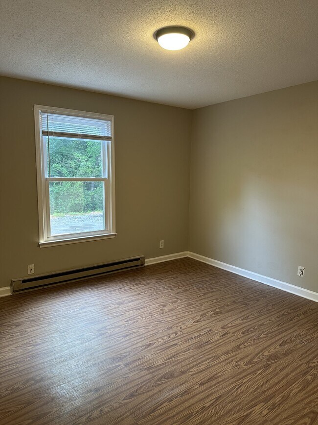 Building Photo - 83 D Lawn Street