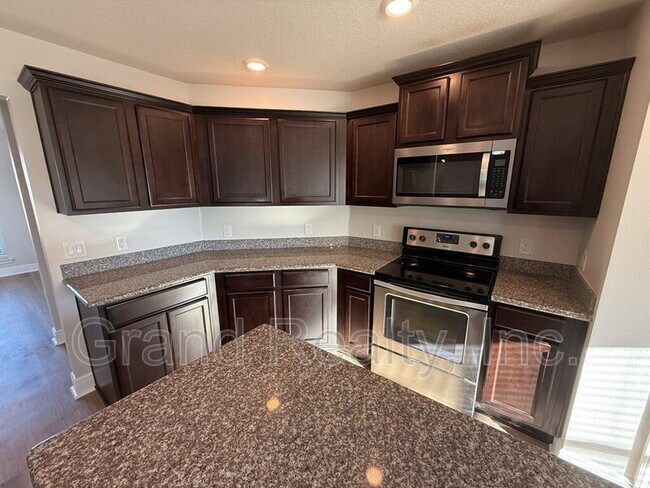 Building Photo - 5621 Flume Dr